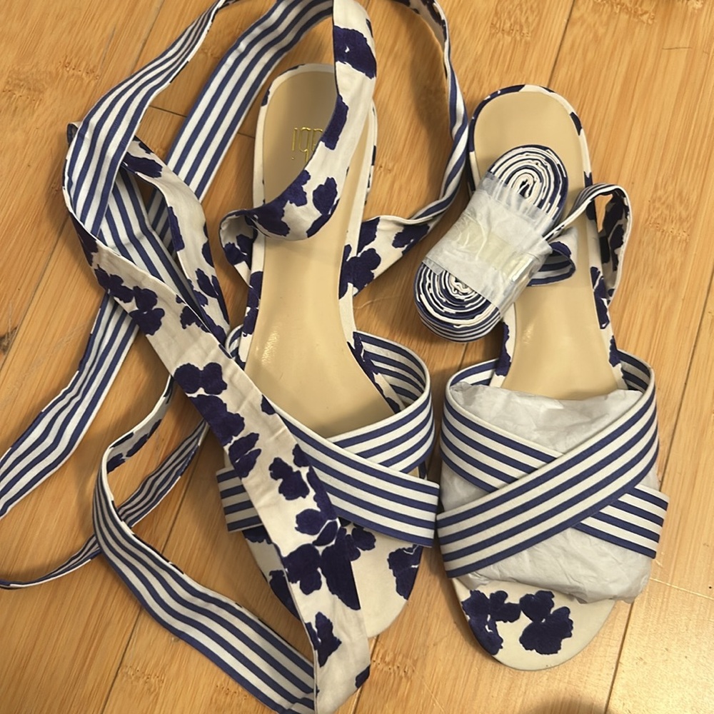 Cabi All Tied Up Blue & White Sandals size 8, New without box NWOB - Picture 3 of 6